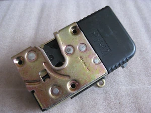 ORIGINAL Fiat Ulysse Lancia Türschloss Schloss Tür vorne rechts 9639374880 NEU - Picture 1 of 3