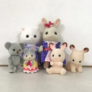 Sylvanian Families Figuren Konvolut Set sechs gemischte Figuren wie gesehen - Bild 1 von 9