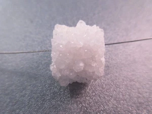 Cuenta de geoda drusa cristalizada áspera 1 pieza - Imagen 1 de 1