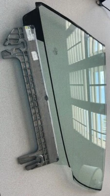 Ventana puerta trasera izquierda del lado del conductor Aston Martin Rapide (se adapta a modelos 2010-2019) Foto 1 de 4