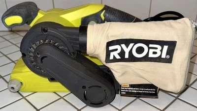 Lijadora de banda eléctrica con cable Ryobi BE319 6 amperios 3" x 18" 820 FPM bajo perfil Foto 1 de 4