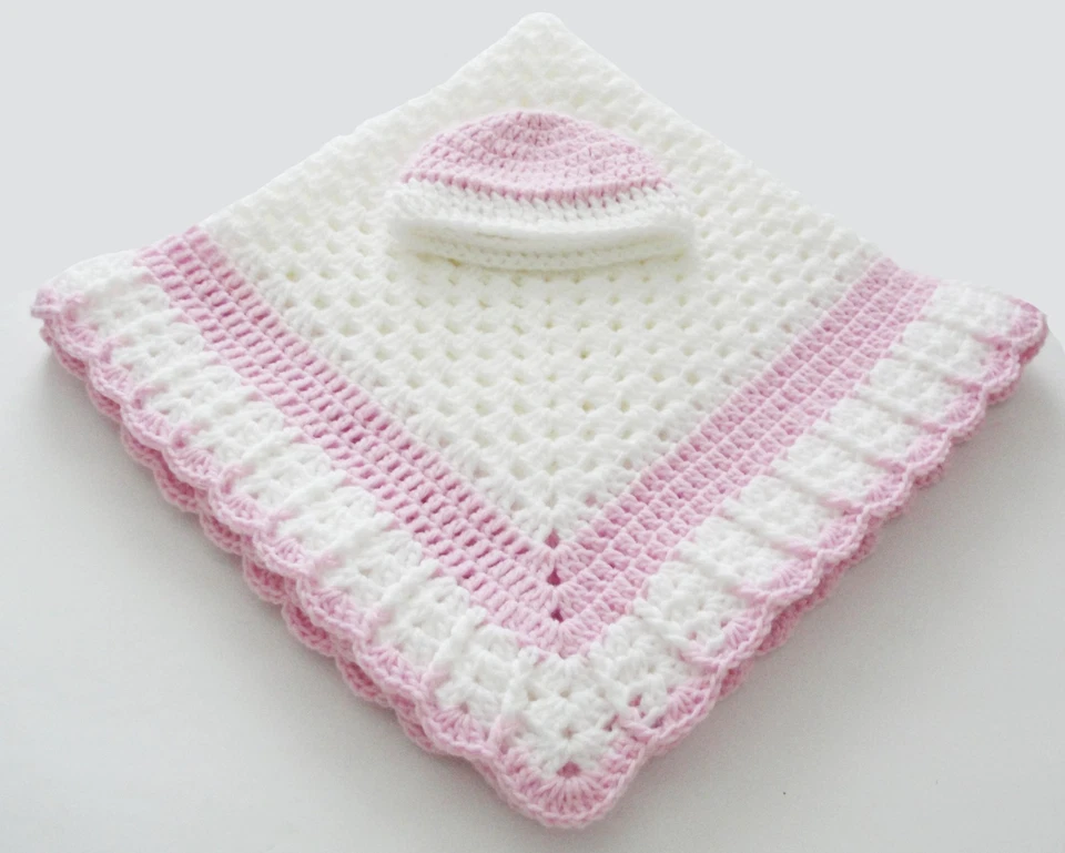 Nueva Manta Bebé Hecha a Mano Ganchillo Blanco y Rosa Pastel Multiusos con Sombrero Foto 1 de 4