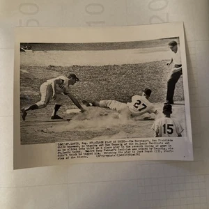 Jim Davenport SF Giants Original 1961 AP Wire photo Don Taussig Cardinals - Picture 1 of 2