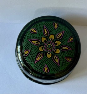 THAI SCHWARZ LACK MIT DESIGN SCHMUCKKÄSTCHEN RUND MIT DECKEL 2,5" X 1,5" - Bild 1 von 12