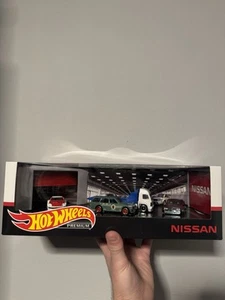Hot Wheels Premium Nissan 4 Car Garage Diorama Box Set - Walmart Exclusive -2019 - Picture 1 of 1