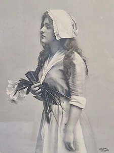 Celebrity Art Co Nurse Photograph 1912 Boston Original Frame Bible Lillies RARE - Picture 1 of 11