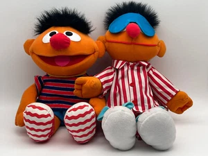 Stofftier Plüschfigur Tyco Kitzel mich Ernie & Schlaf Ernie - mit Sound - Bild 1 von 2