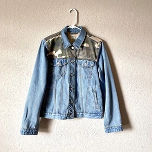 GAP Camo Jeansjacke Größe Medium helle Waschung 100 % Baumwolle Armee Knopfleiste Taschen - Bild 1 von 10