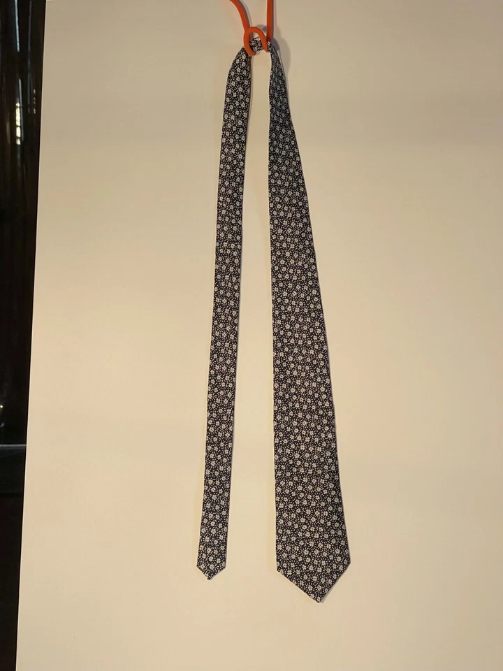 Corbata antigua azul marino con flores Foto 1 de 1