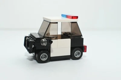 Mini Coche de Policía 4 Ancho Modelo Personalizado Compatible y Construido con Ladrillos LEGO® Foto 1 de 3