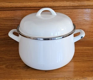Enamel 4Qt Stew Pot Lidded White 8x8.5" Preowned - Picture 1 of 8