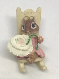1991 Hallmark Tender Touches Loving Stitches Ornament Rocking Chair Squirrel. - Picture 1 of 10