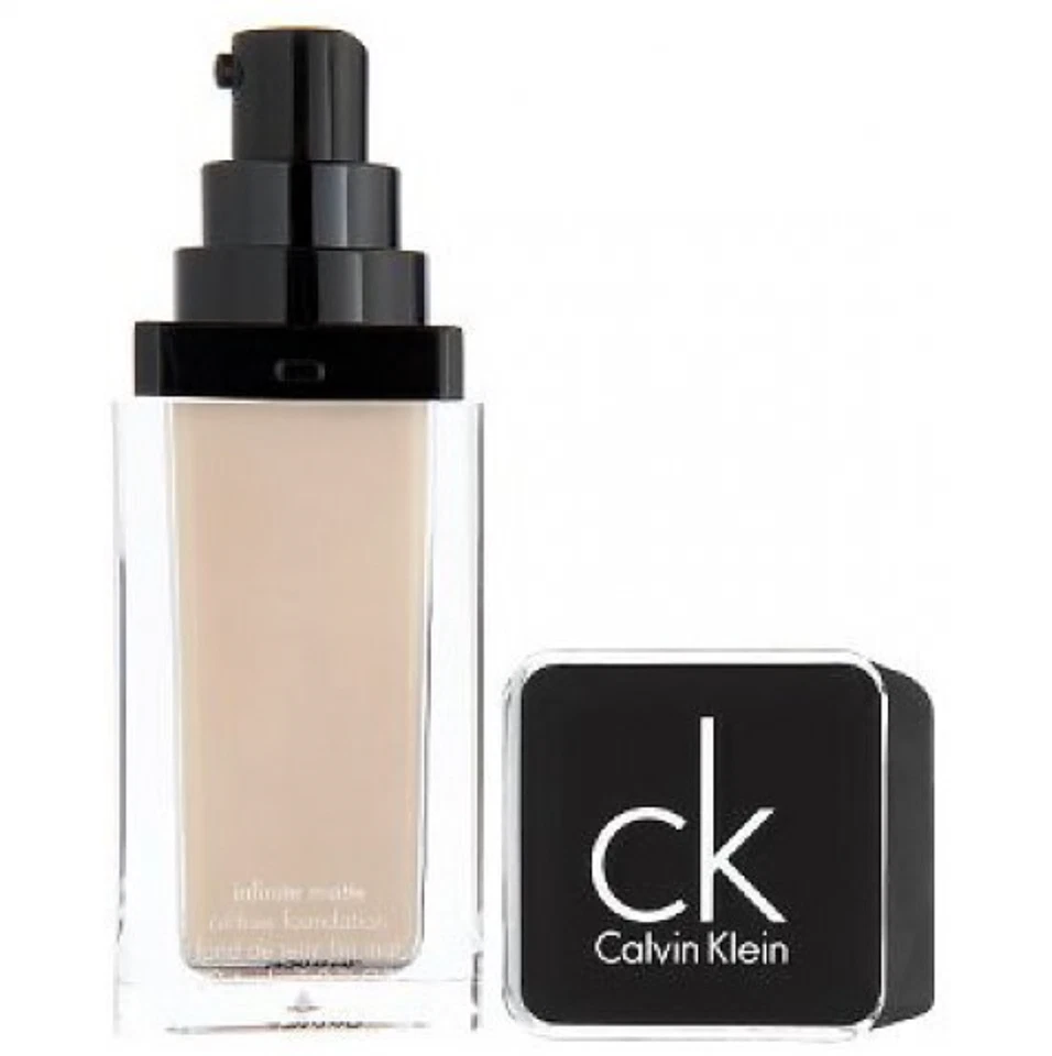 Матовая основа под макияж Calvin Klein Infinite 201 мягкий бежевый 29,6 мл - Изображение 1 из 1