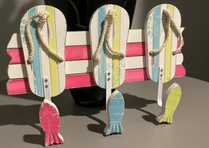Flip-Flops Wall Decor 3 Hooks Wood Rack Nautical Beach Tropical Fish - Picture 1 of 4