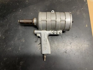 Rivettatrice pneumatica FAR RAC 80 - Foto 1 di 6