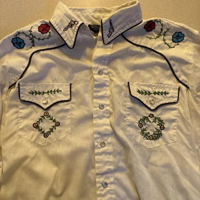 Vintage SEARS Pearl Snap Embroidered Western Wear Shirt 16-16.5 Large Revolver - Image 1 of 4