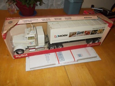 VINTAGE NYLINT SEMI TRUCK NIB-NUMBER 345Z-TWENTY FIVE INCHES LONG - Image 1 of 4