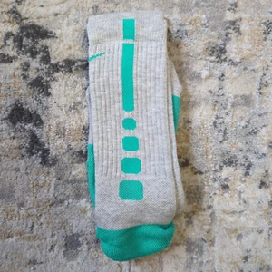 New Original Nike Elite Socks Crew Grey/Mint Green Size Large Basketball Dri-Fit - Picture 1 of 3