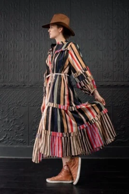 Vestido "Carmela Flamenco" Apiece Apart en rayas doradas talla 4/UK12 Foto 1 de 4