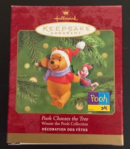 Hallmark Ornament - "Pooh sceglie l'albero" Collezione Winnie the Pooh 2000 - Foto 1 di 6