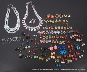 BIG LOT VTG JEWERLY Pink CRYSTAL SET, DESIGNER COSTUME EARRING CHARMS Monet - Picture 1 of 9
