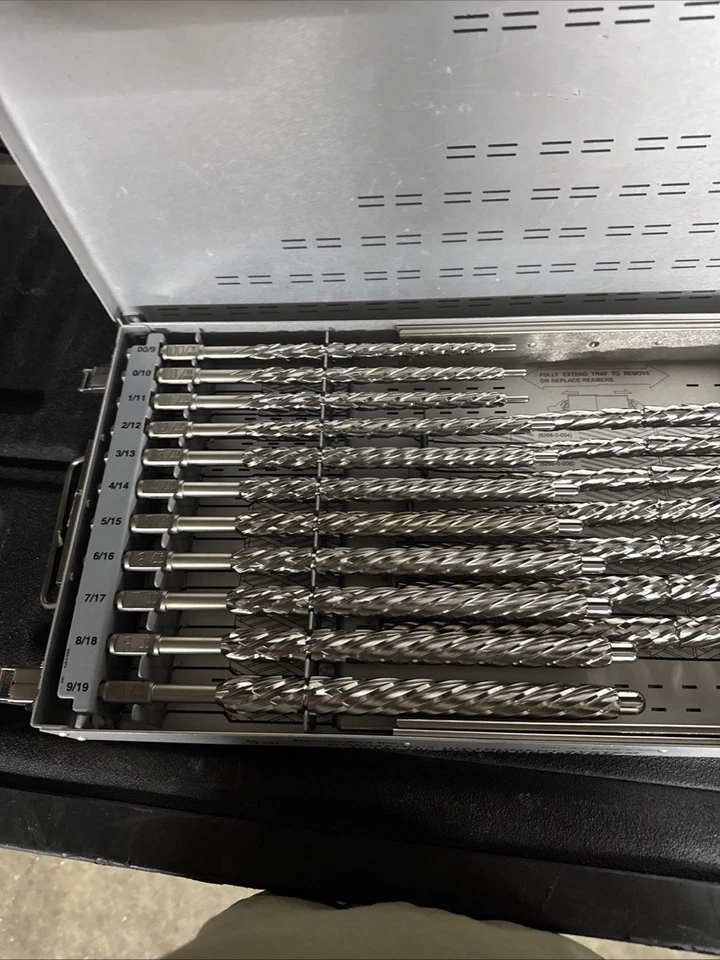 Howmedica Stryker 6266-9-905 Straight I.M. Instrumentos de cadera Reamers Command Total Foto 1 de 2