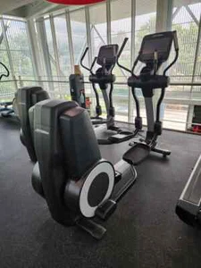 LIFE FITNESS DISCOVER SE3 95XS ELLIPTICAL CROSSTRAINER - Picture 1 of 7