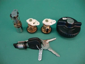 Château Pièce Serrure BMW E28 E30 de Porte Bouchon Couvercle Handschuhfach - Picture 1 of 11
