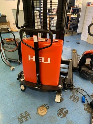 NEW HELI CBS10J SEMI-ELECTRIC PALLET STACKER 2,200 LB WITH BATTERY AND CHARGER - Image 1 of 3