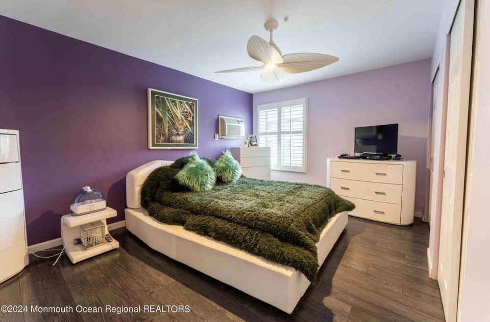 bedroom set queen 5 piece - Image 1 of 1