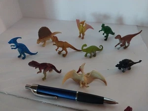 Piccolo dinosauro giocattolo lotto di 10 in plastica dura (A1) - Foto 1 di 4