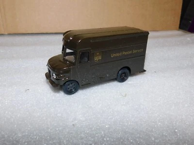 Small UPS United Parcel Service P-600 delivery van Made in Portugal by VITESSE - Image 1 of 2
