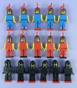 Quantity of 15 Vintage Unused Stock Mini Figure Knights - Imagen 1 de 1