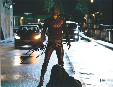 GRANT GUSTIN SIGNED 11X14 PHOTO THE FLASH BECKETT BAS AUTOGRAPH AUTO B Cover