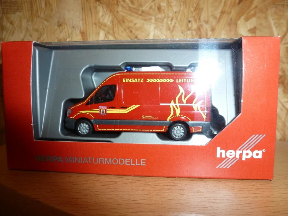 Herpa, Mercedes-Benz Sprinter Tetto Alto " Pompieri Wilsdruff " Nr.093491 - Immagine 1 di 1