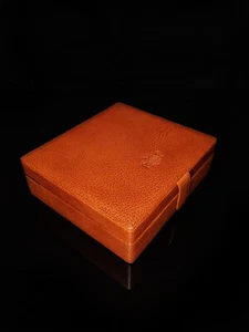 Humidor de cuero tostado faisán hecho en España por RD Gómez Nuevo en caja - Imagen 1 de 11