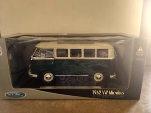 1962 VW MICROBUS. WELLY. DIE CAST with Plastic Parts. SCALE 1:18. New in Box. - Picture 1 of 5
