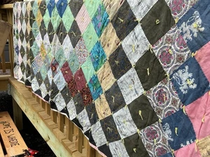 Trapunta patchwork vintage legata a mano e a pezzi 74X52” trapunta più pesante senza strappi 23 - Foto 1 di 10