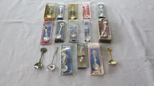 Lot of 16 Miniature Collectors Souvenir Spoons  - Afbeelding 1 van 7