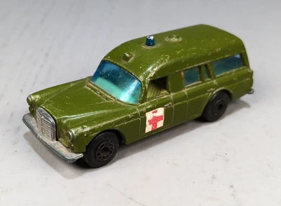 Matchbox Superfast Green Mercedes Benz Military Ambulance - Image 1 of 4
