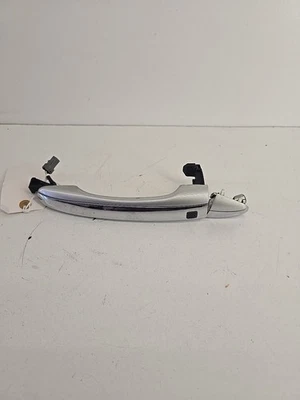 Manija exterior de la puerta del pasajero delantero Hyundai Equus 2011-2016 - negra 826613N000 Foto 1 de 4