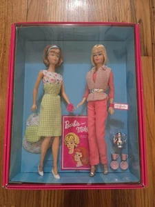 NUEVO EN CAJA NUEVO Barbie & Midge 50 Aniversario Set de Regalo X8261 Etiqueta Dorada Colección Certificado de Autenticidad - Imagen 1 de 14