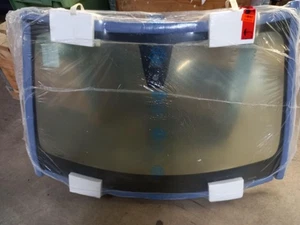 Original PEUGEOT 208 II Windschutzscheibe 9830106680 - Bild 1 von 2