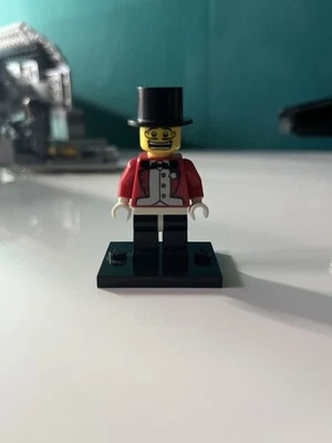 LEGO MINIFIGURE SERIES 2 Circus Ringmaster | BRAND NEW CONDITION - Image 1 of 4