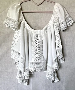 Forever 21 Women’s White Ivory Lace Cold Off Shoulder Crop Top Size Small - Picture 1 of 6