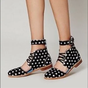 Love Made x Solestruck gepunktete Schuhe Größe 11 - Bild 1 von 13