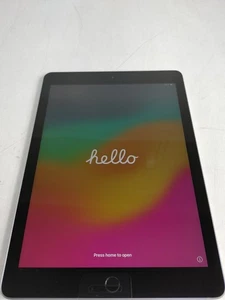 Apple iPad 6th Gen A1893 32 GB 17.7.8 (WiFi Only) - Picture 1 of 6