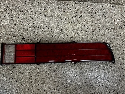 Nuevo de Lote Original Ford 1971 1972 Mercury Cougar Luz Trasera Lente Lado del Conductor XR7 Foto 1 de 3