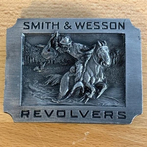 Smith & Wesson Revolvers Pewter Vintage 1990 Belt Buckle by Bergamot. - Picture 1 of 8