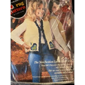 Red Heart Latch Hook Vest Kit Retro Hearts Rug Pattern NOS 6660-02 Vintage 70's - Picture 1 of 6